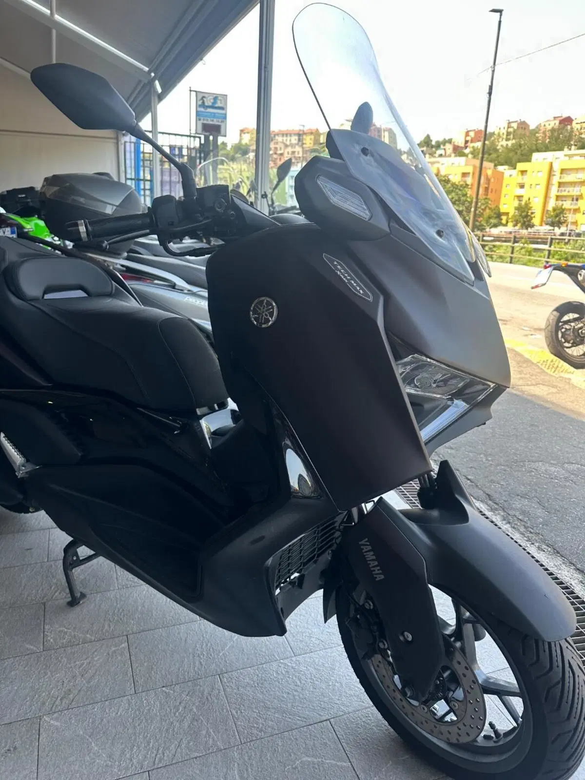 Yamaha X-Max 300 Tech Max+ (2025 - 26) (5)