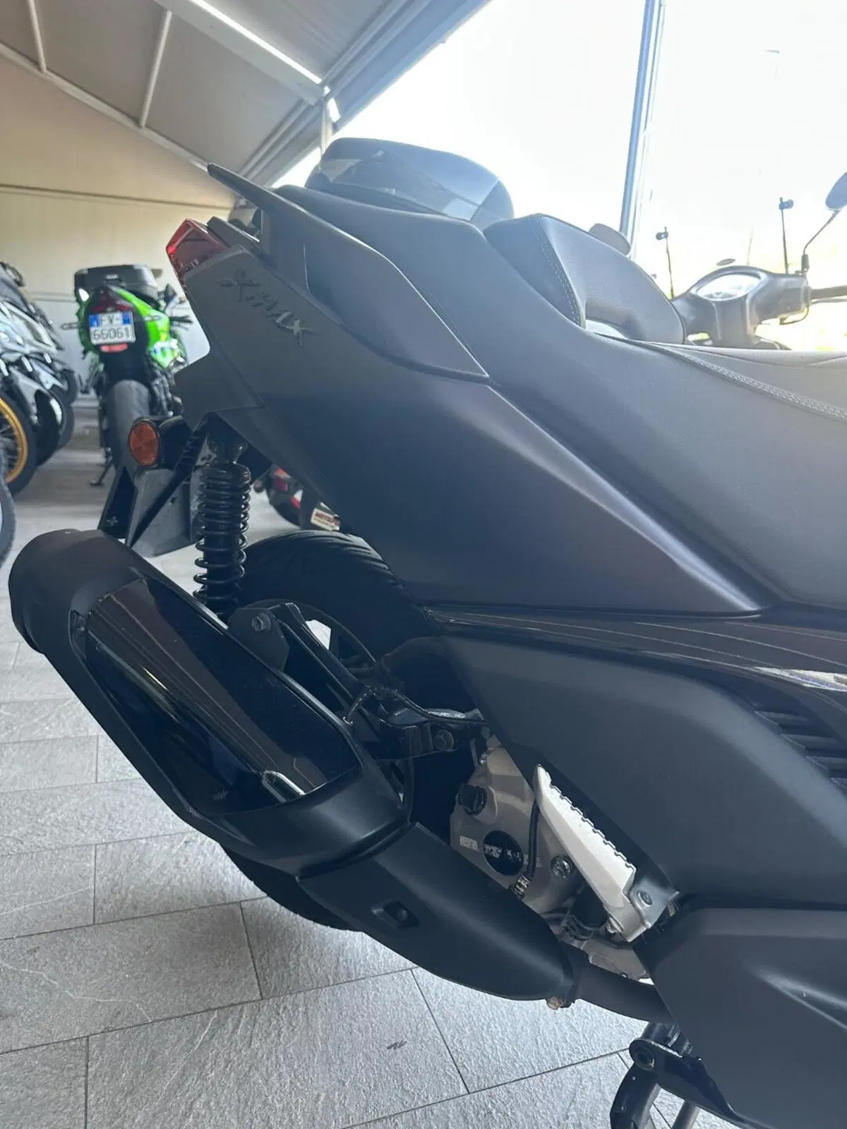 Yamaha X-Max 300 Tech Max+ (2025 - 26) (7)