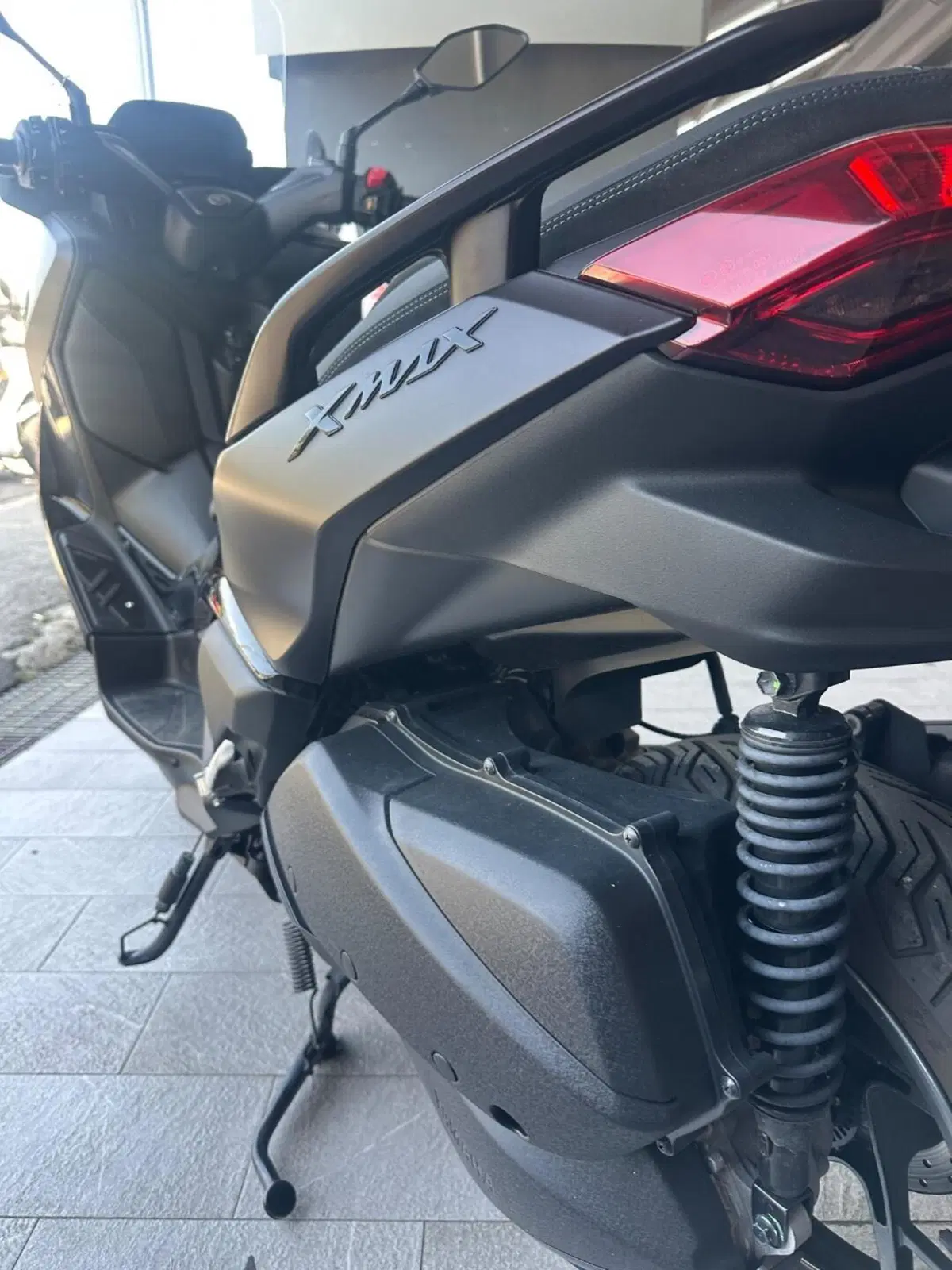 Yamaha X-Max 300 Tech Max+ (2025 - 26) (11)