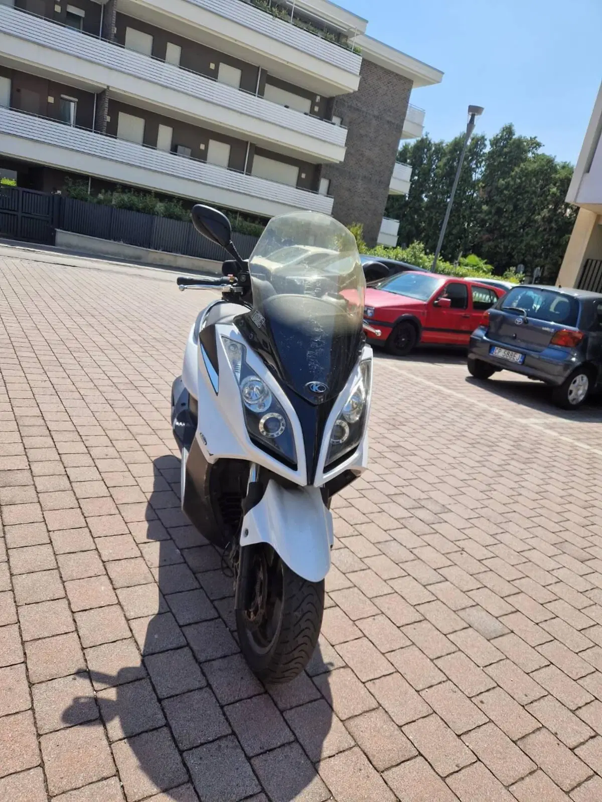 Kymco Downtown 300i (2009 - 17) (2)