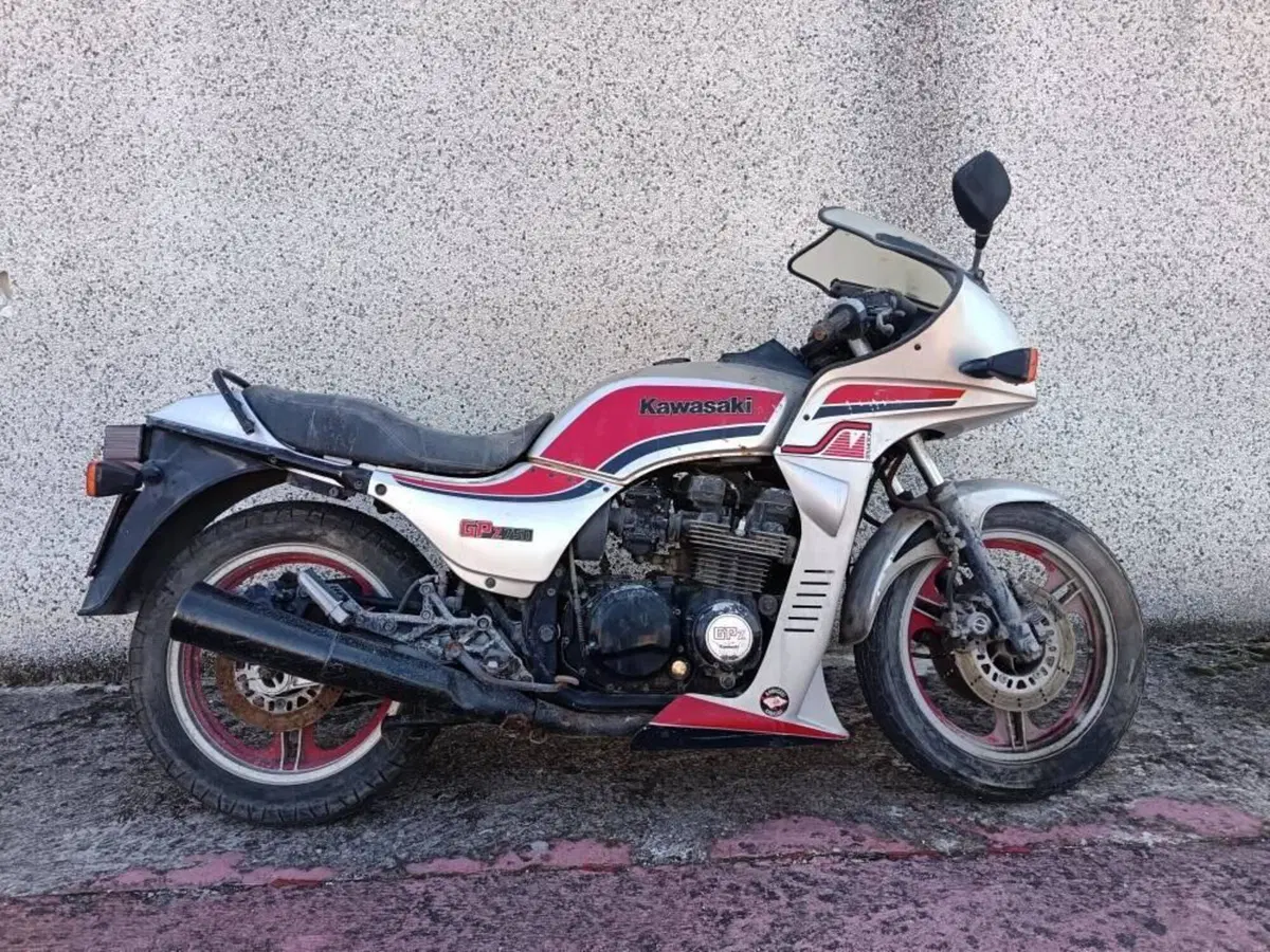 Kawasaki GPZ 750 Turbo Per Ricambi Usati Component (2)