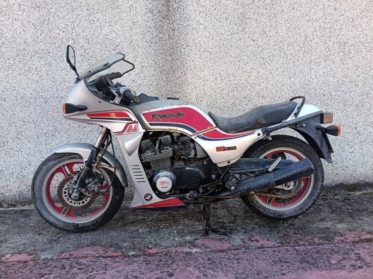 Kawasaki GPZ 750 Turbo Per Ricambi Usati Component (5)