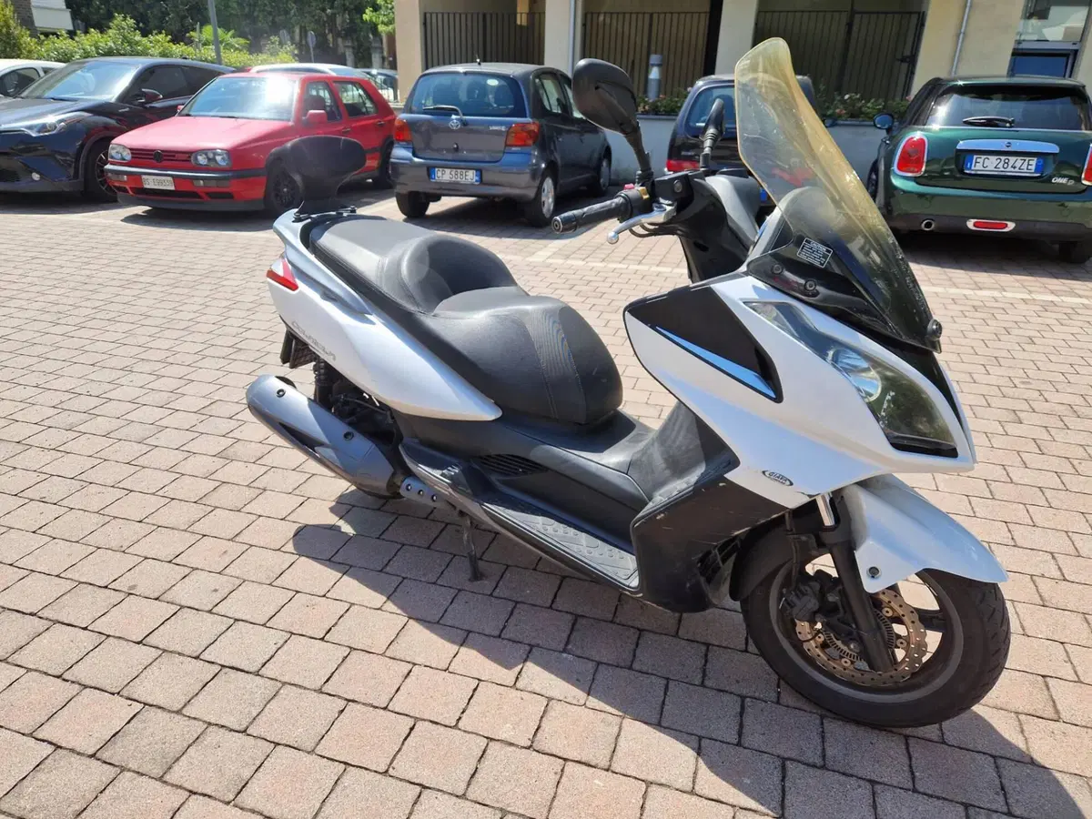 Kymco Downtown 300i (2009 - 17) (3)