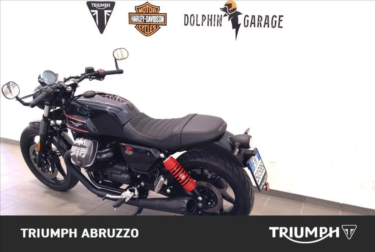 Moto Guzzi V7 Stone Corsa (2023 - 25) (10)