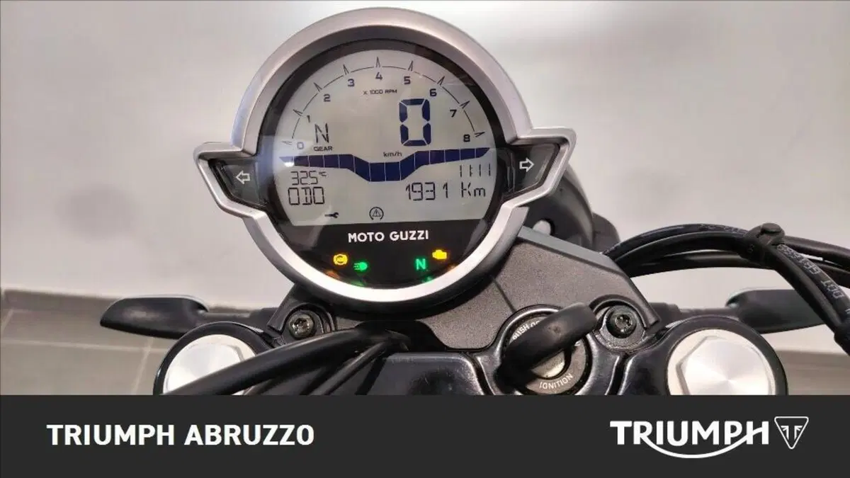 Moto Guzzi V7 Stone Corsa (2023 - 25) (14)
