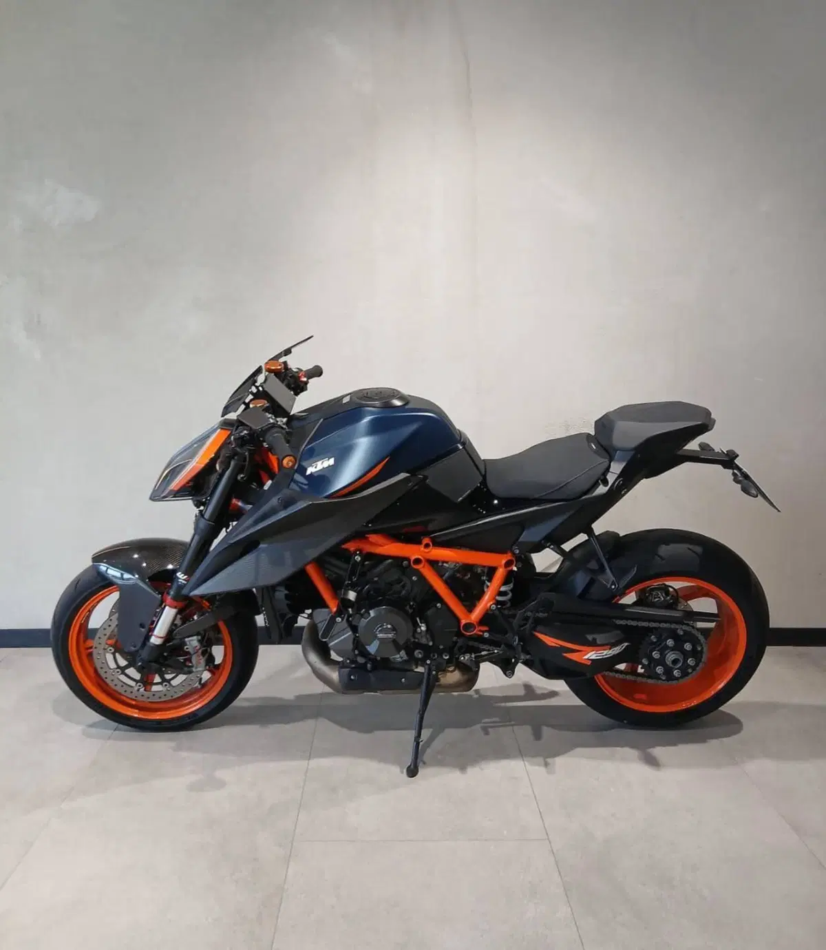 KTM 1290 Super Duke R (2022 - 23) (5)