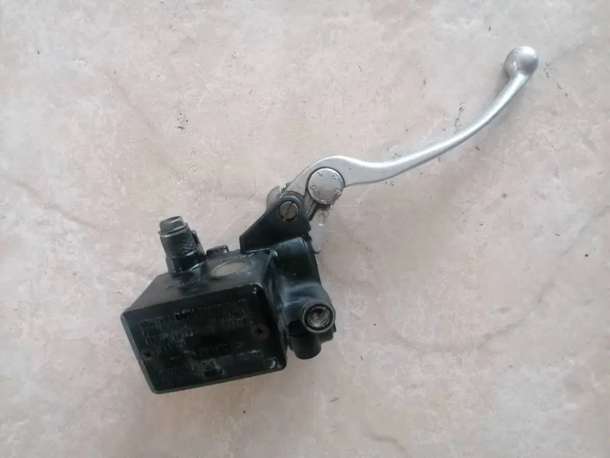 Comando Frizione Devioluci Pompa Freno Kawasaki Ve (6)