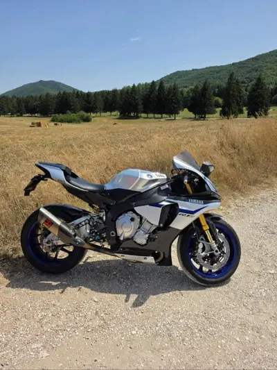 Yamaha YZF R1 M (2015 - 16) usata