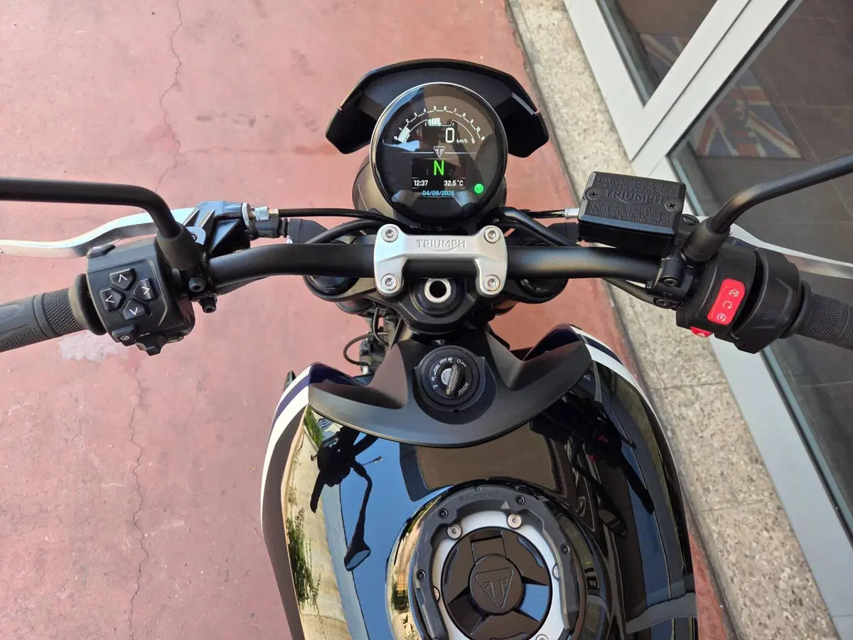 Triumph Trident 660 (2025) (9)