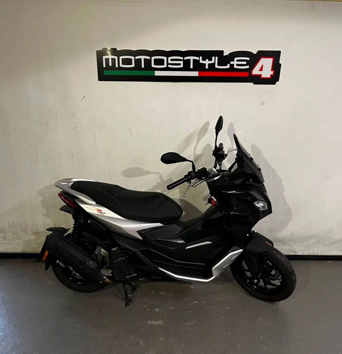 Aprilia SR GT 200 (2025 - 26)