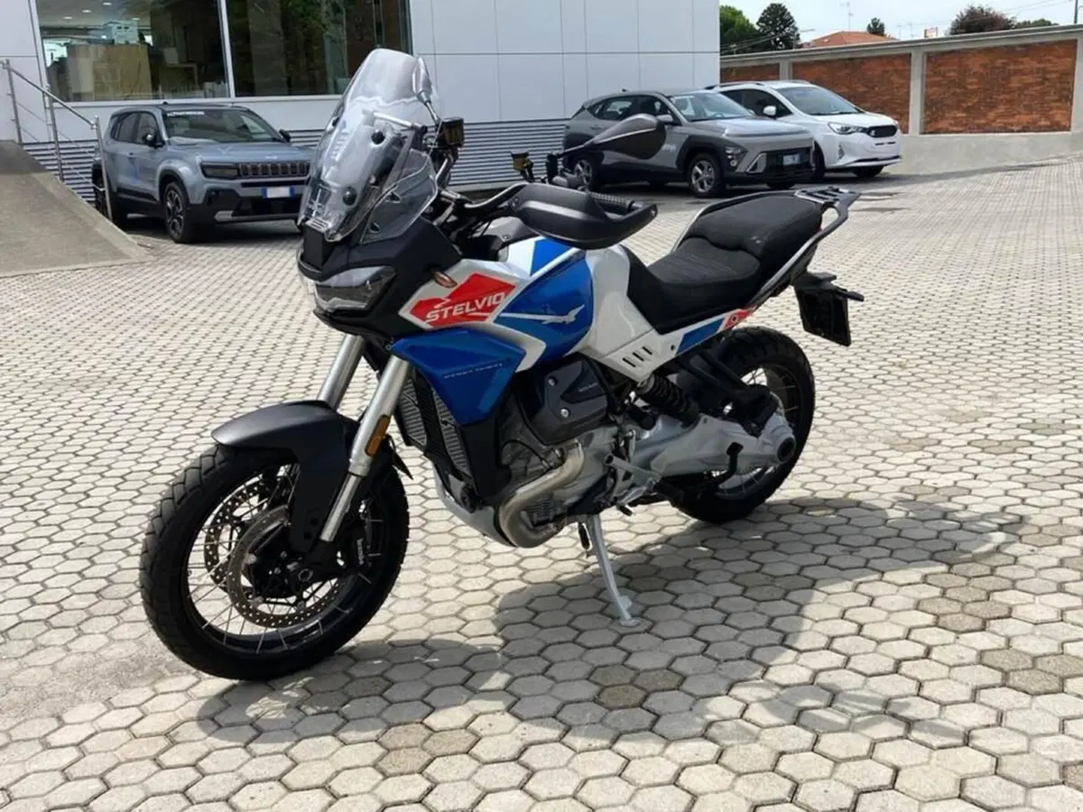Moto Guzzi Stelvio Duecento Tributo (2025 - 26)