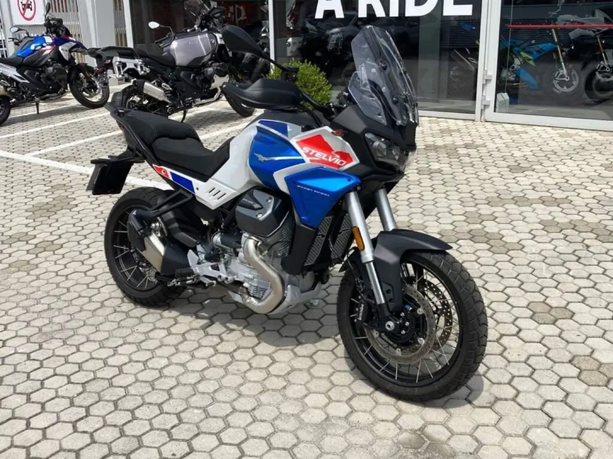 Moto Guzzi Stelvio Duecento Tributo (2025 - 26) (3)
