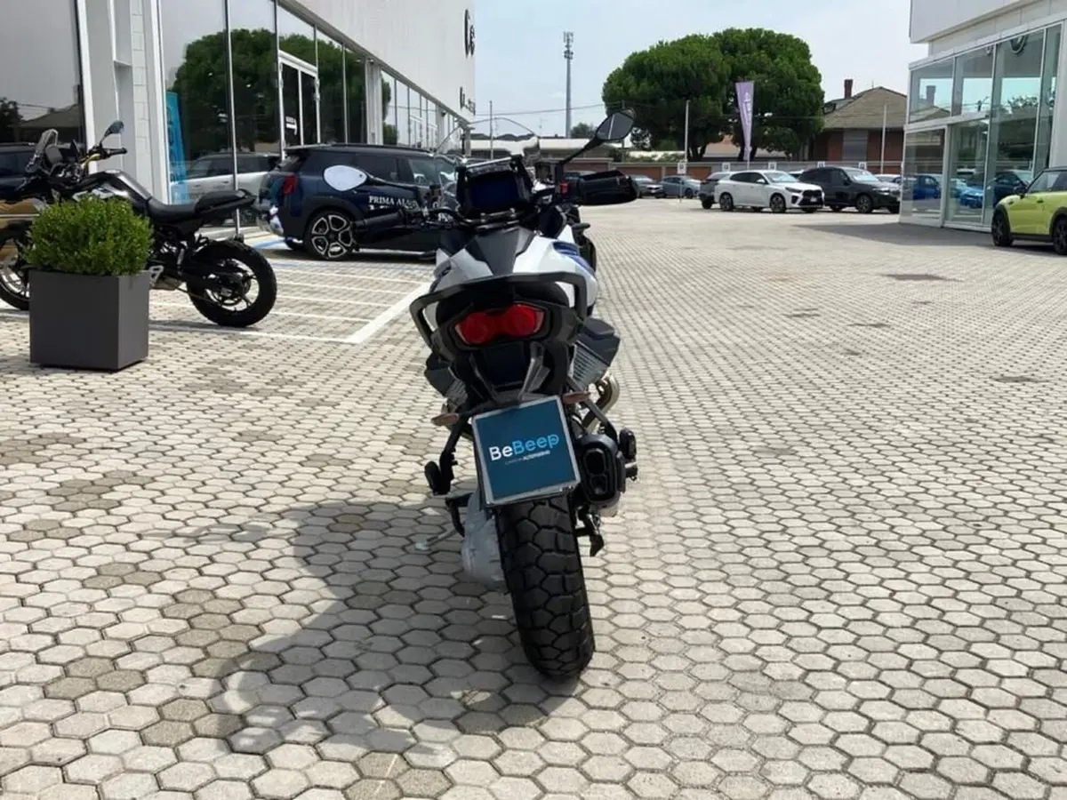 Moto Guzzi Stelvio Duecento Tributo (2025 - 26) (6)