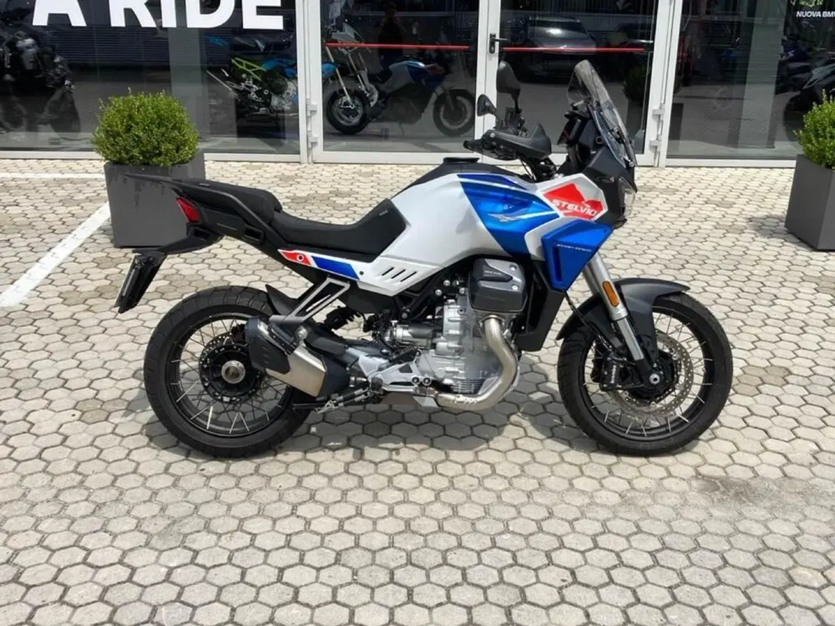 Moto Guzzi Stelvio Duecento Tributo (2025 - 26) (8)