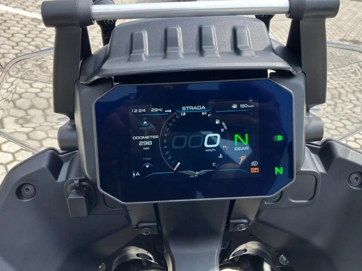 Moto Guzzi Stelvio Duecento Tributo (2025 - 26) (11)