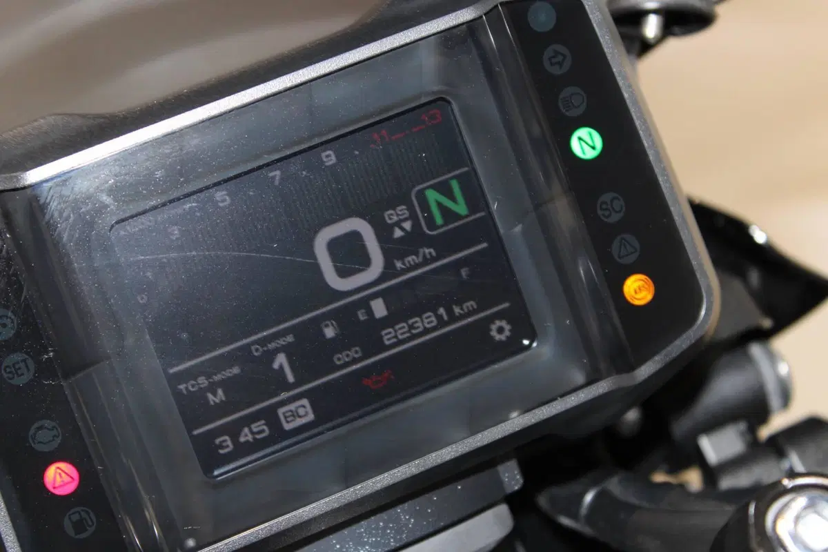 Yamaha MT-09 SP (2021 - 23) (7)