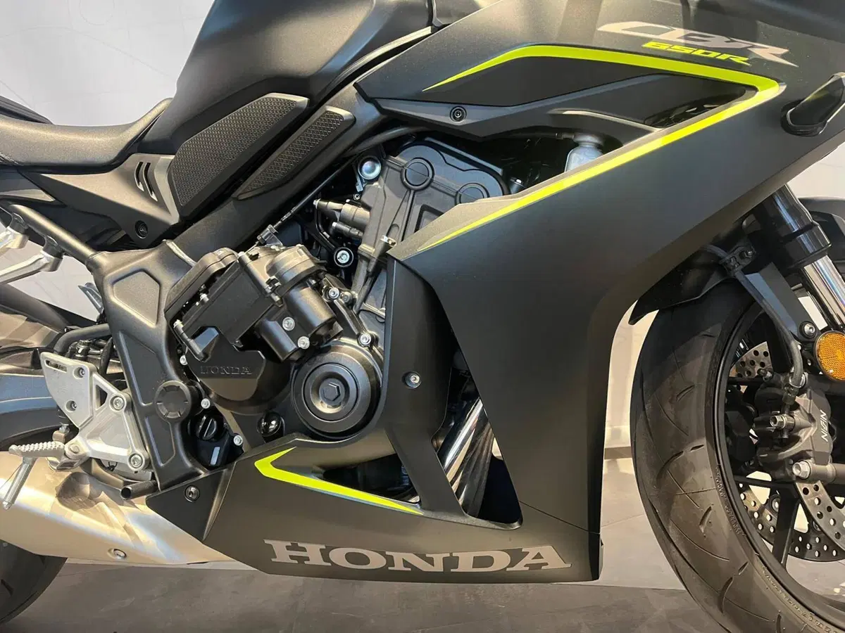 Honda CBR 650 R E-Clutch (2024 - 26) (5)