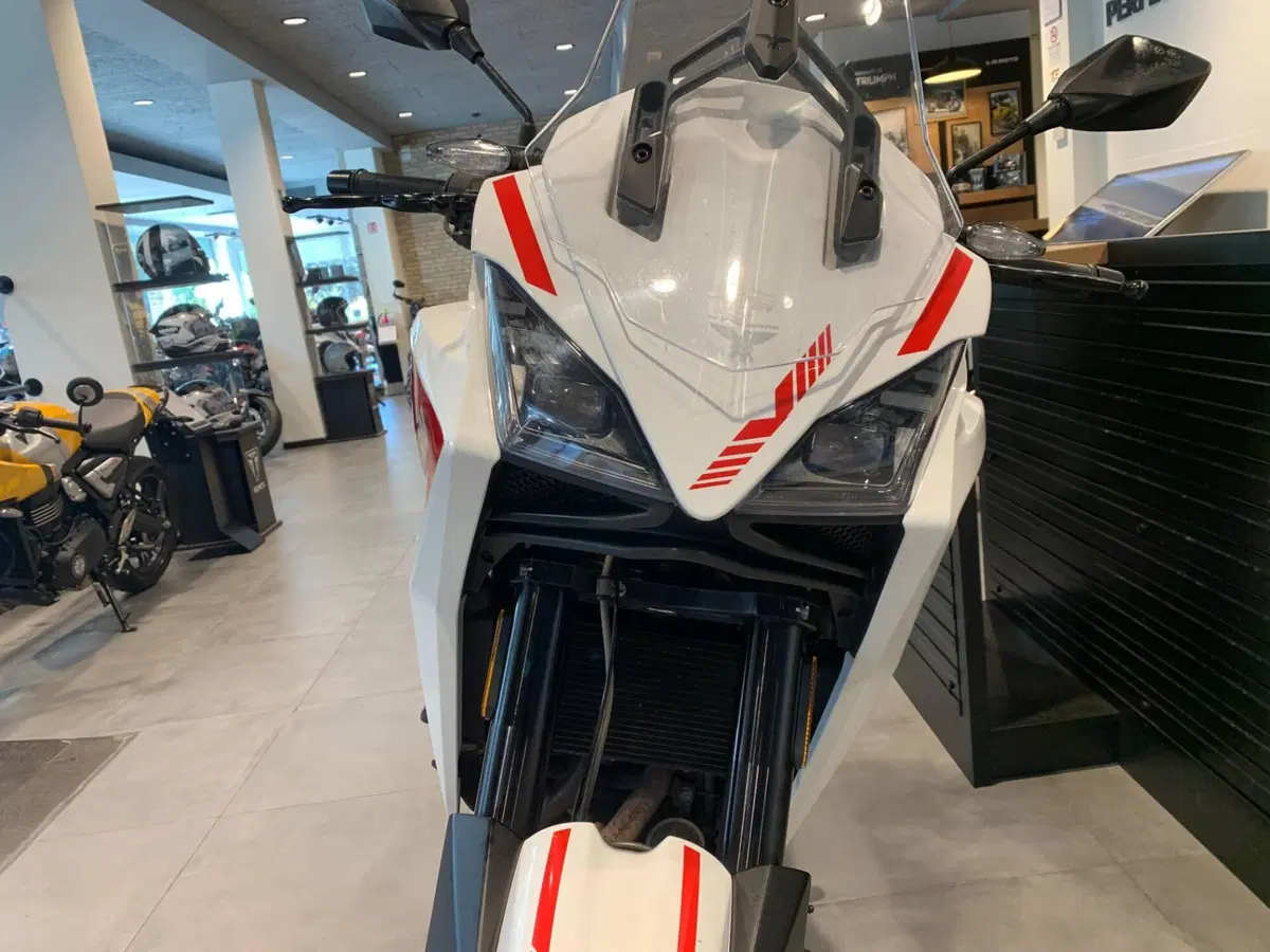 Moto Morini X-Cape 650 (2021 - 26) (4)