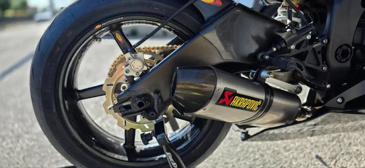 Yamaha YZF R6 (2006 - 07) (6)