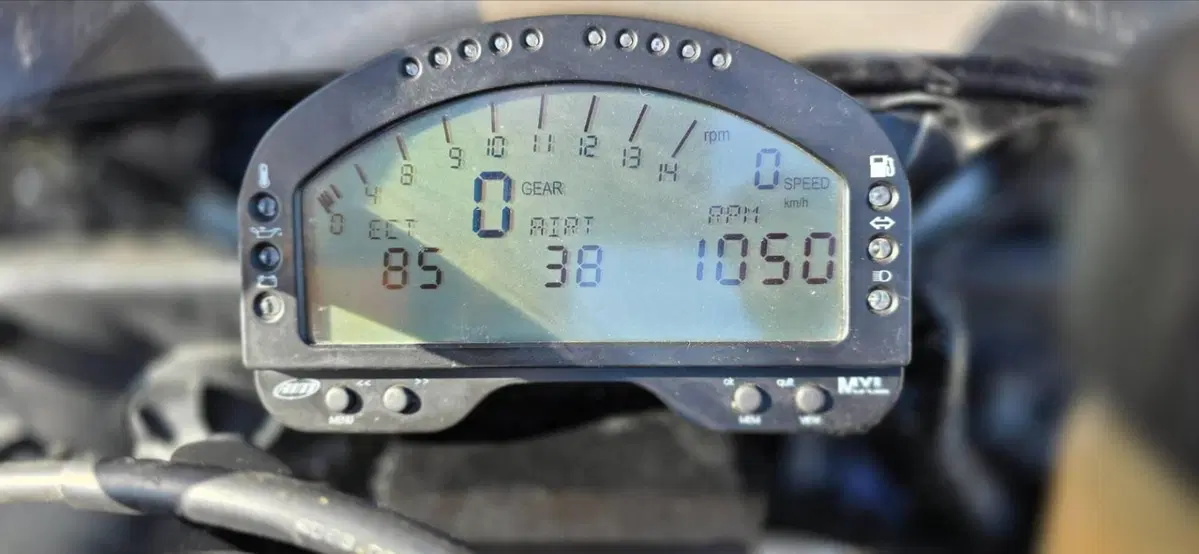 Yamaha YZF R6 (2006 - 07) (8)
