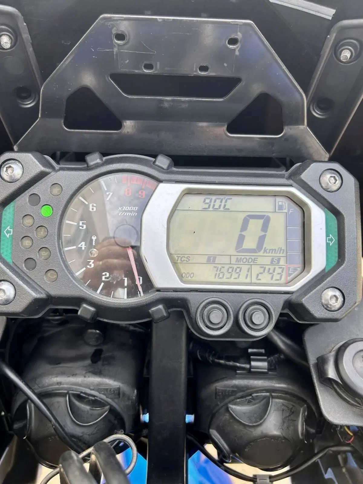 Yamaha XT1200Z Super Ténéré First Edition (2010 - 11) (5)