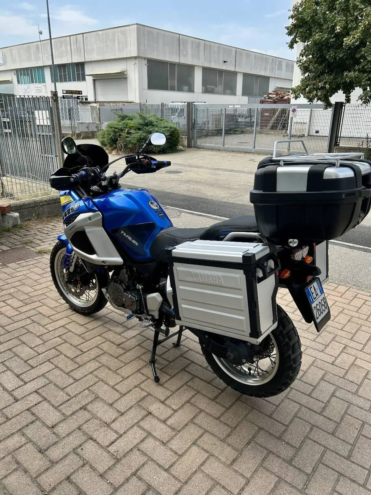 Yamaha XT1200Z Super Ténéré First Edition (2010 - 11) (6)