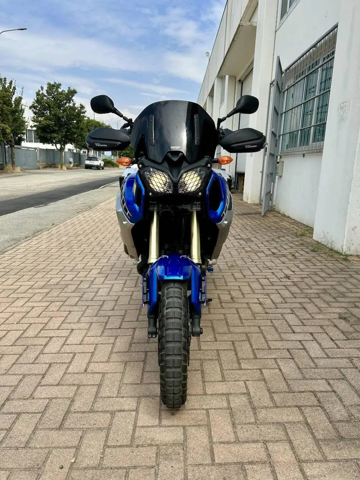 Yamaha XT1200Z Super Ténéré First Edition (2010 - 11) (7)