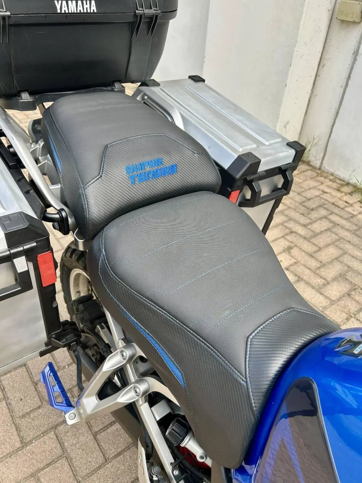 Yamaha XT1200Z Super Ténéré First Edition (2010 - 11) (9)