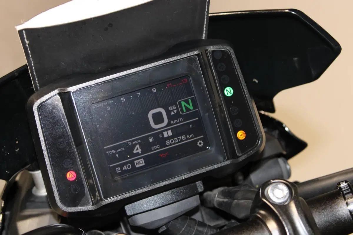 Yamaha MT-09 SP (2021 - 23) (7)