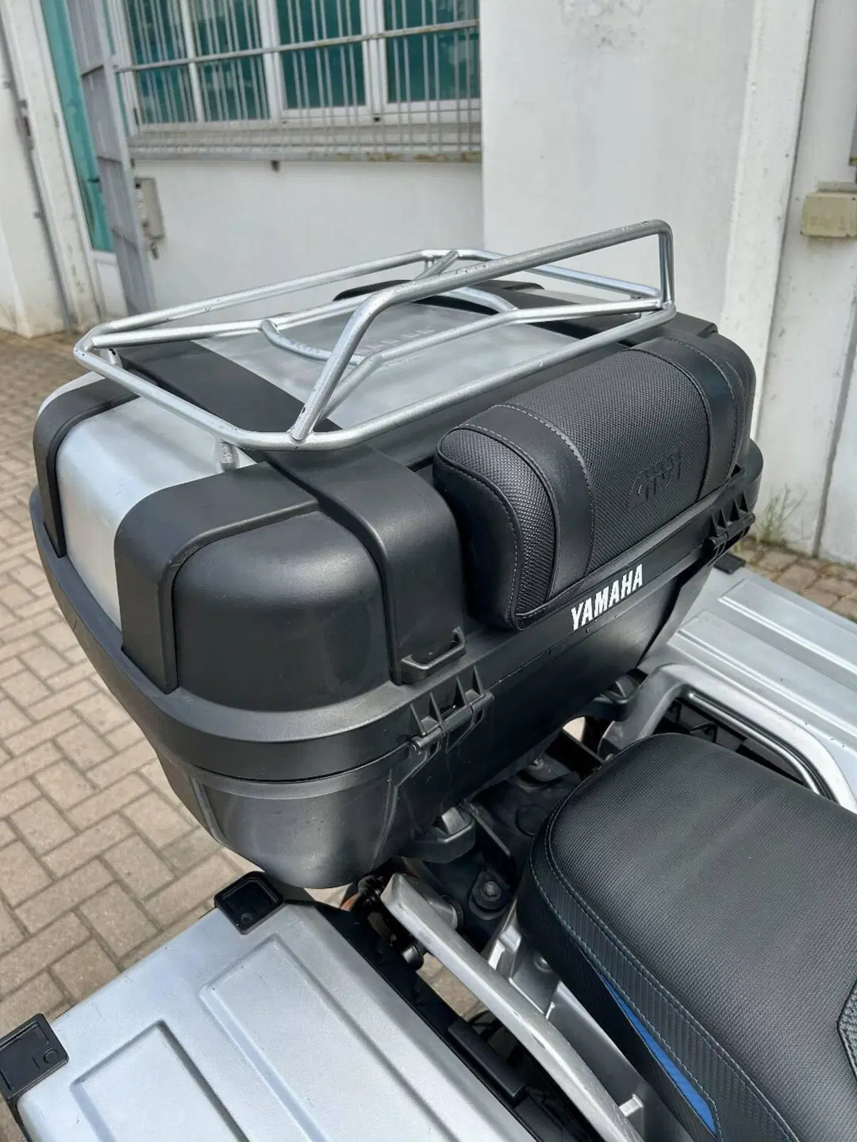 Yamaha XT1200Z Super Ténéré First Edition (2010 - 11) (10)