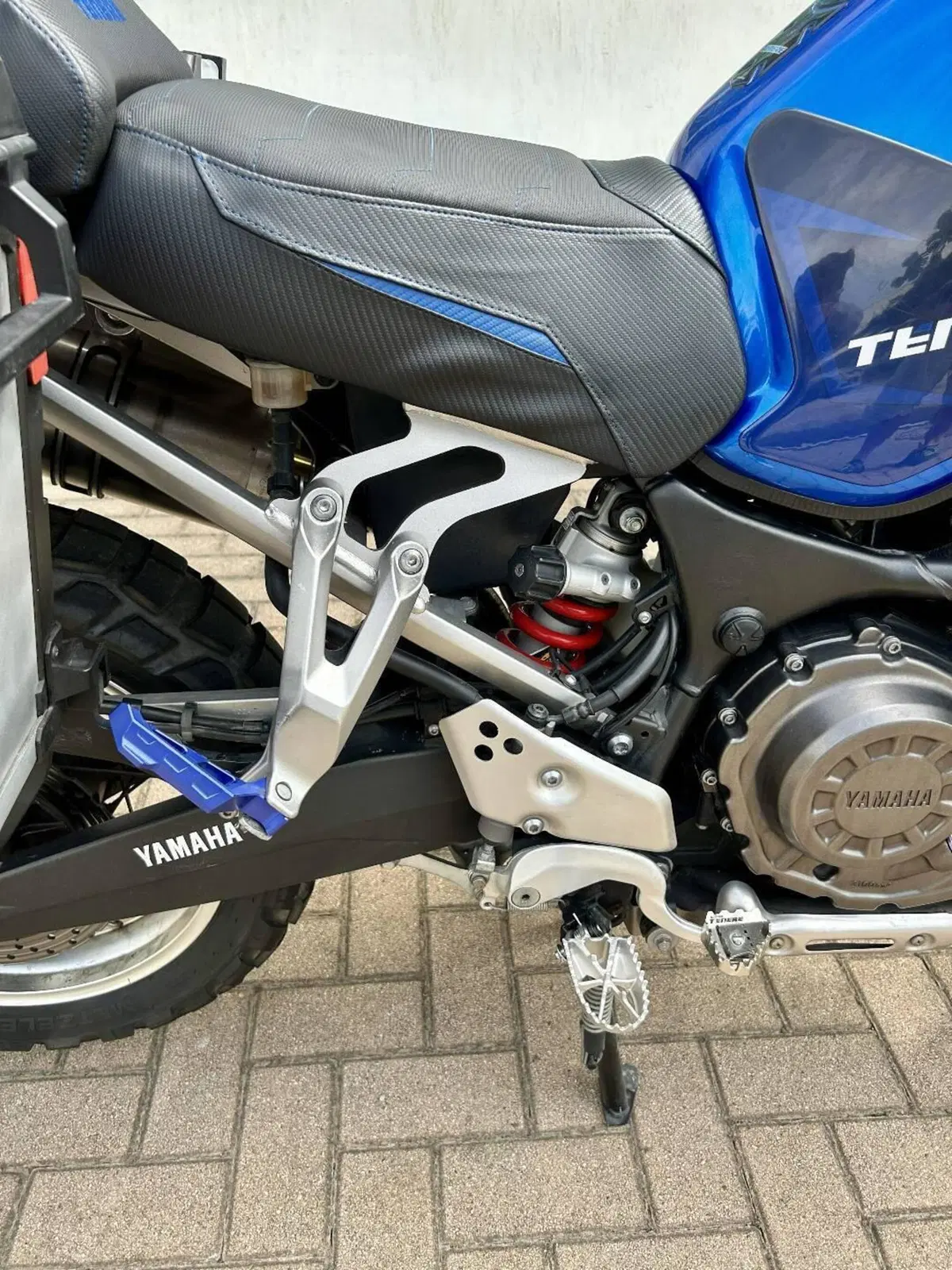 Yamaha XT1200Z Super Ténéré First Edition (2010 - 11) (12)