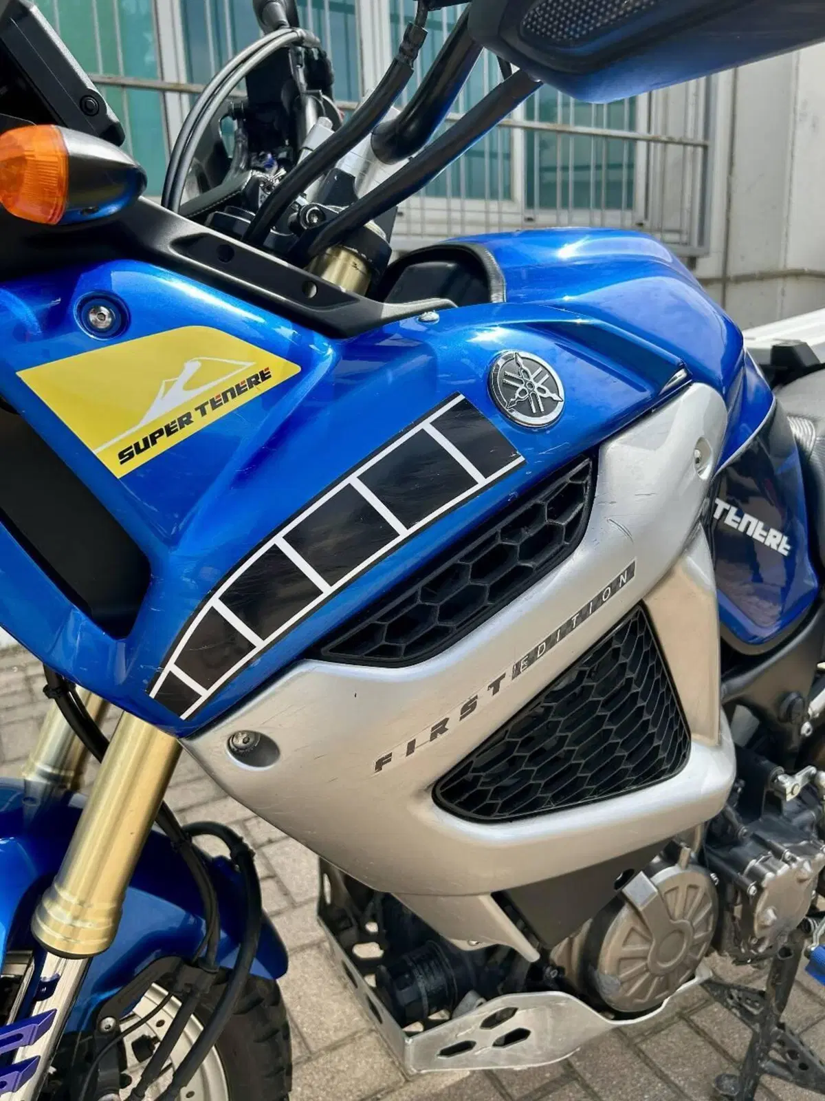 Yamaha XT1200Z Super Ténéré First Edition (2010 - 11) (16)