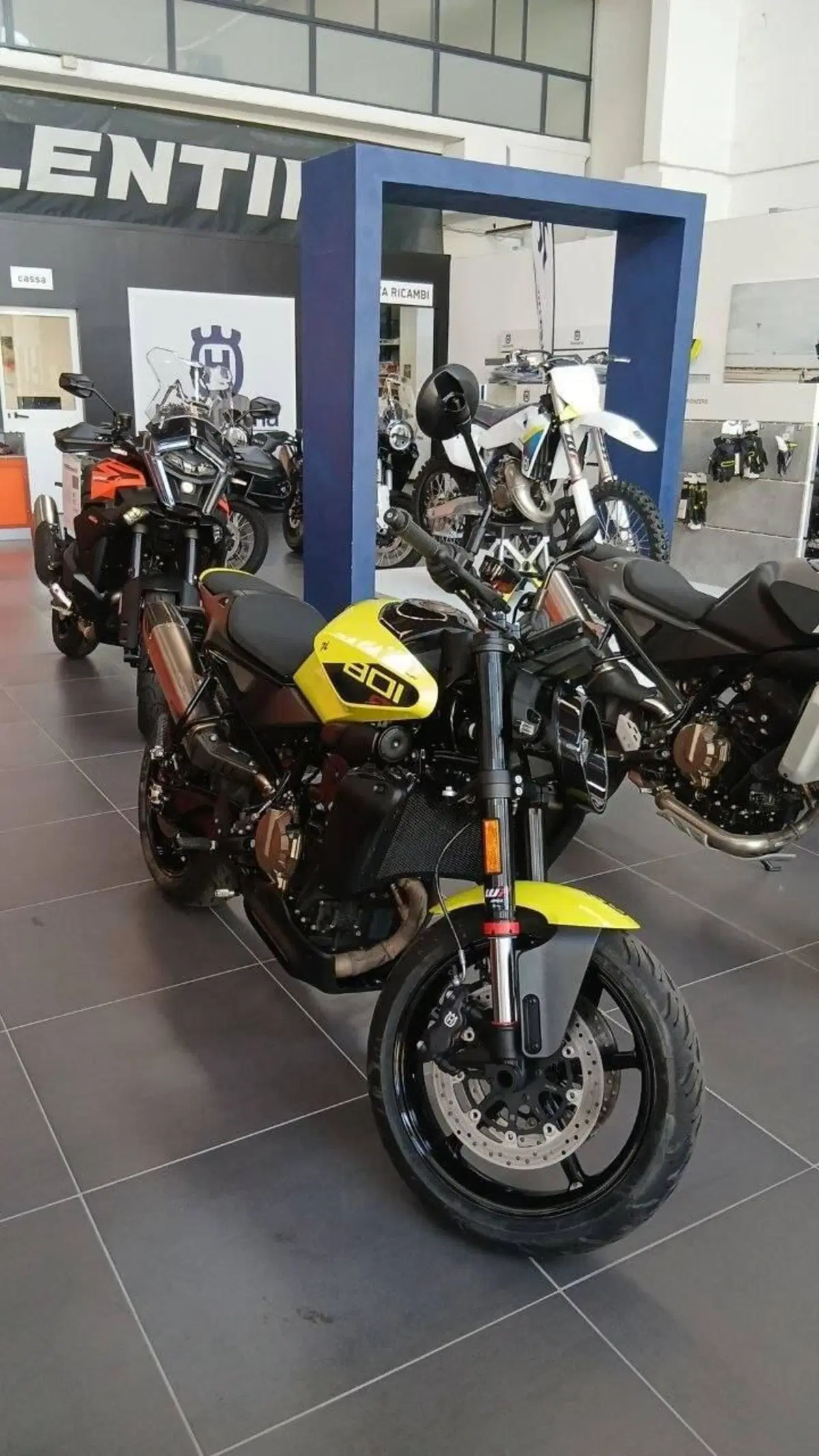 Husqvarna Vitpilen 801 L (2025 - 26) (3)