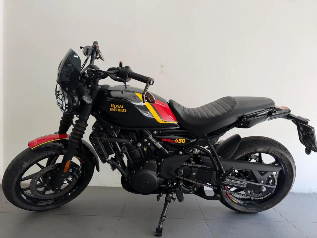 Royal Enfield Guerrilla 450 (2024 - 26) (3)
