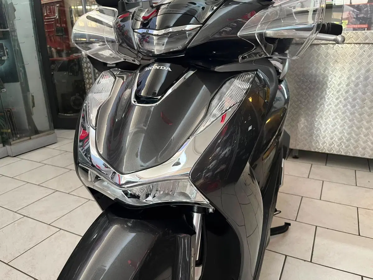 Honda SH 150i (2020 - 23) (2)