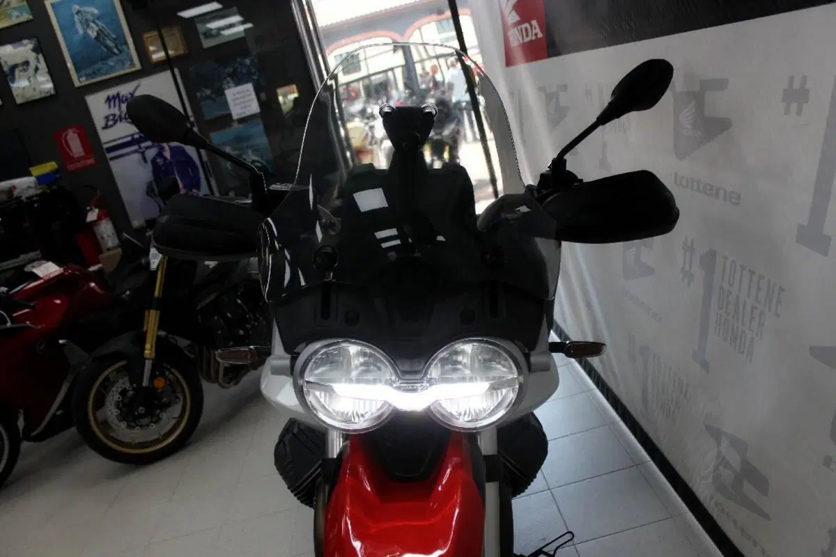 Moto Guzzi V85 TT (2024 - 26) (4)