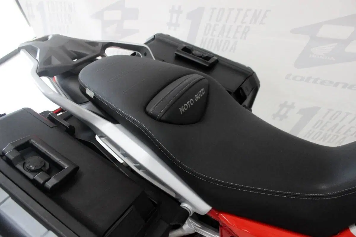 Moto Guzzi V85 TT (2024 - 26) (5)
