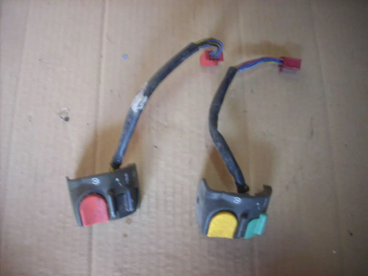 Ricambi Usati Yamaha Aerox 50 2T LC Componenti (8)