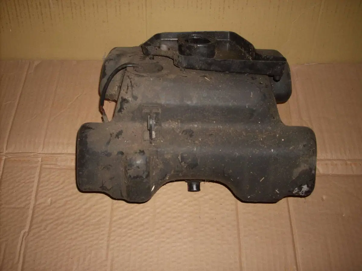 Ricambi Usati Yamaha Aerox 50 2T LC Componenti (12)