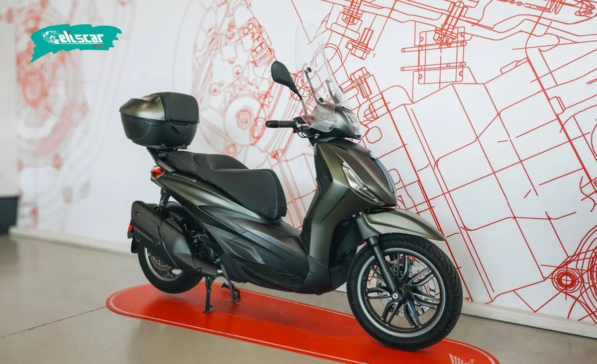 Piaggio Beverly 400 S (2025 - 26) (2)