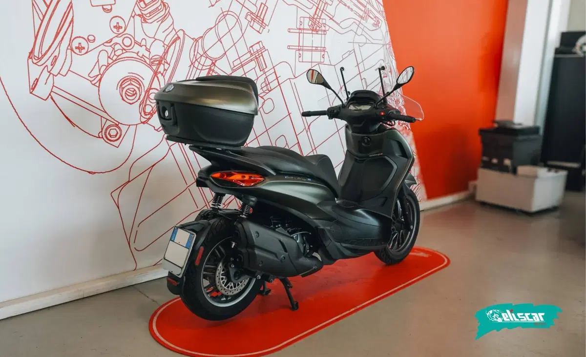 Piaggio Beverly 400 S (2025 - 26) (4)