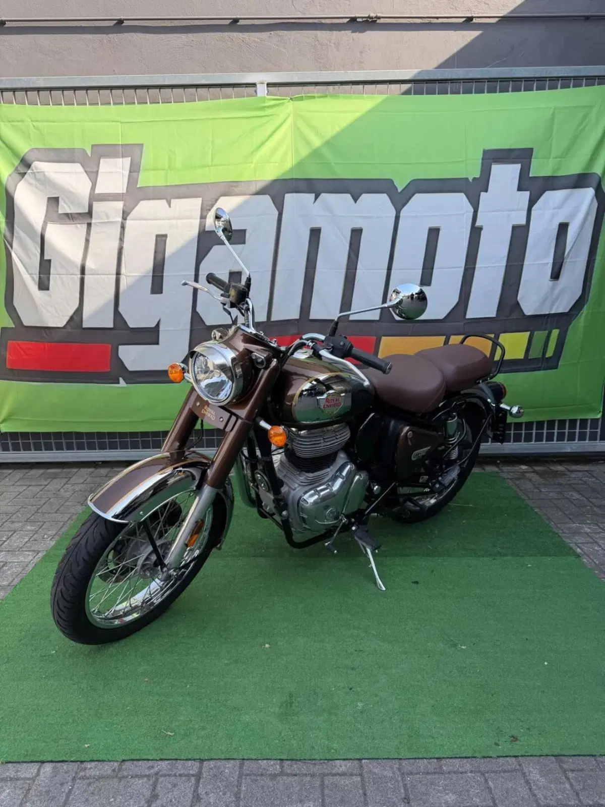 Royal Enfield Classic 350 (2021 - 26) (3)