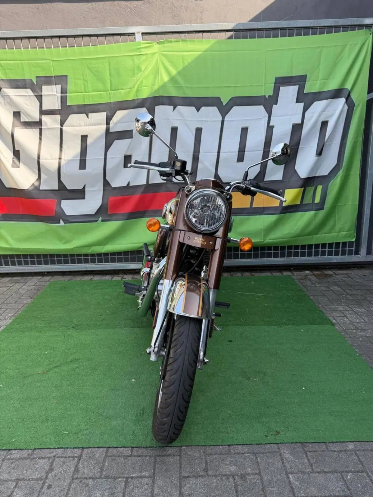 Royal Enfield Classic 350 (2021 - 26) (4)