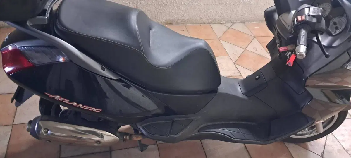 Aprilia Atlantic 300 (2010 - 14) (2)