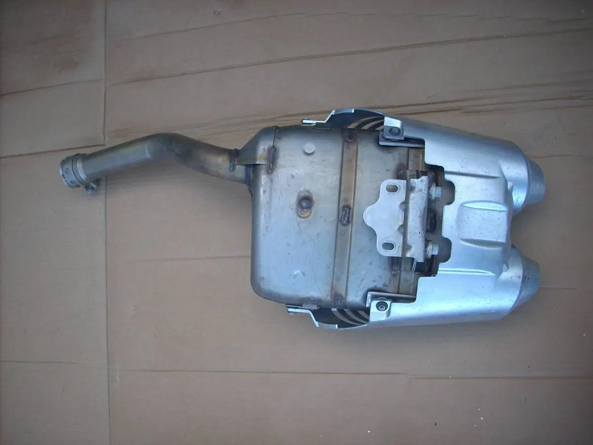 Ricambi Usati Yamaha FZ6 Marmitta Sella Telaietto (4)