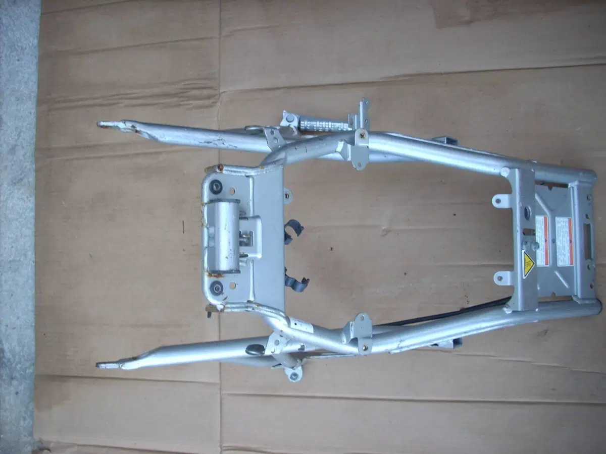 Ricambi Usati Yamaha FZ6 Marmitta Sella Telaietto (5)
