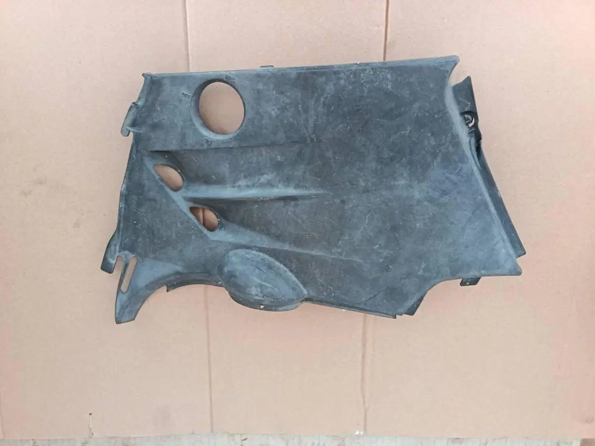 Ricambi Plastica Carena Fianchetto Protezione Yama Yamaha (2)