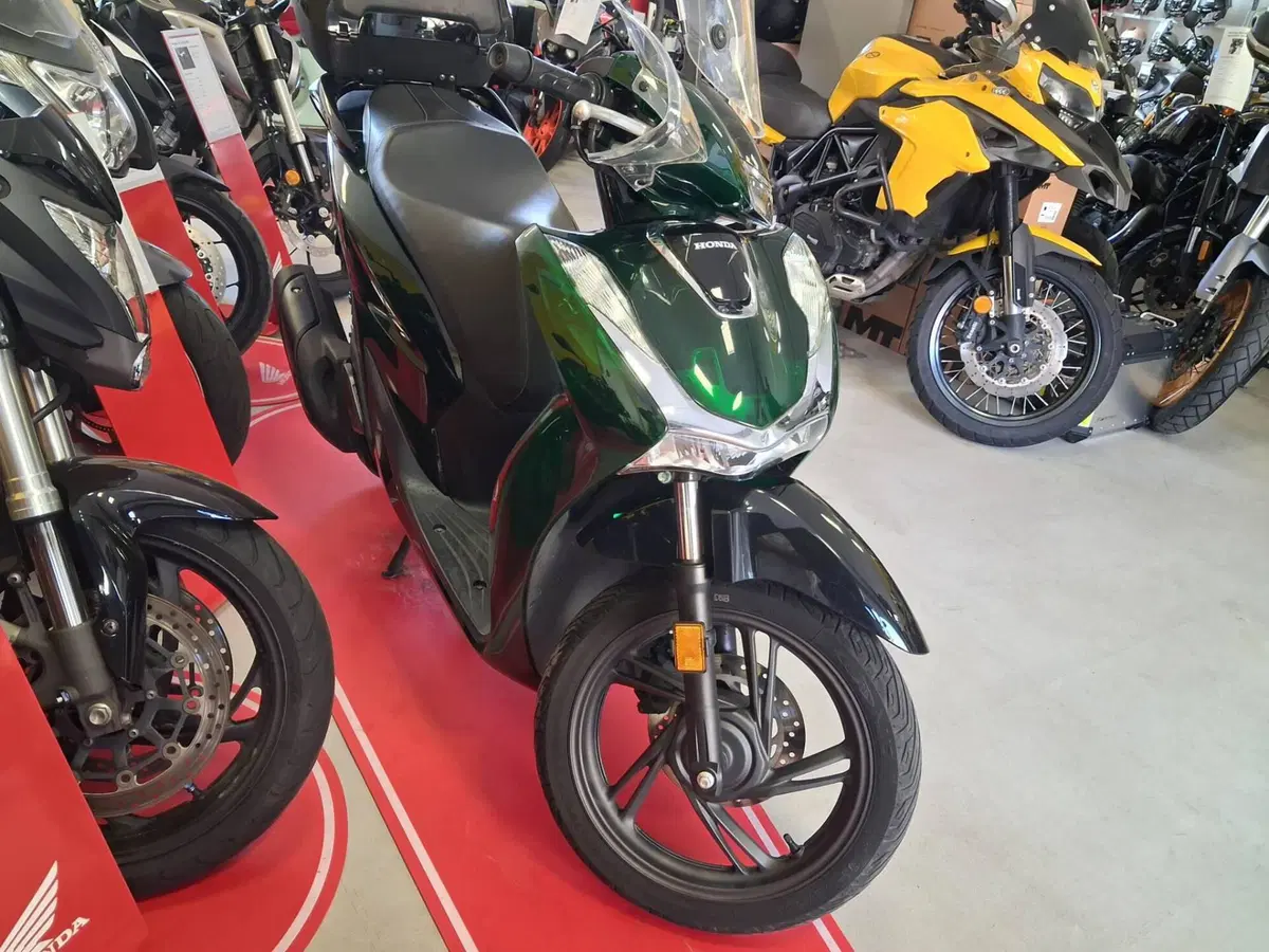 Honda SH 125i Vetro (2024 - 25) (3)