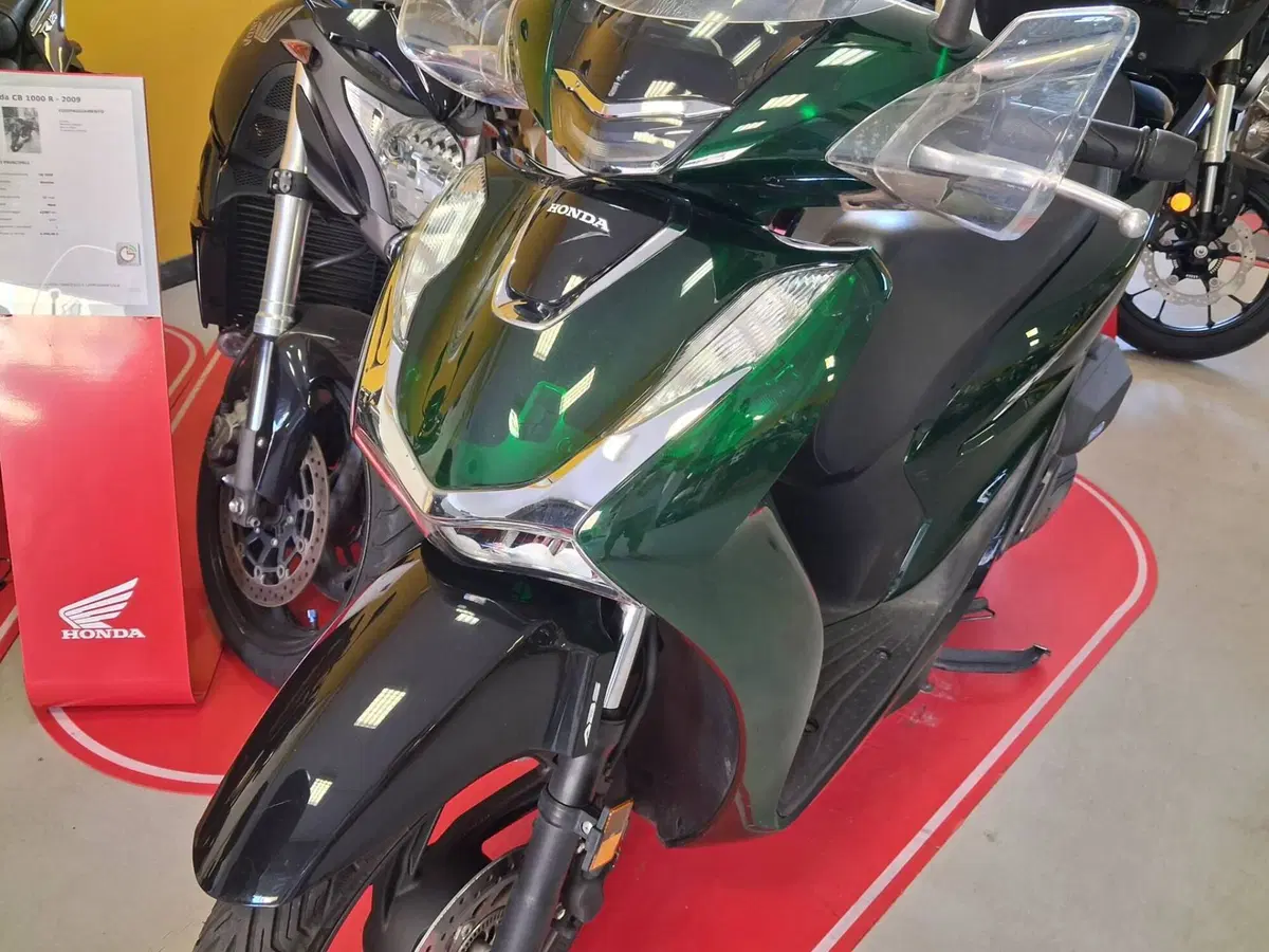 Honda SH 125i Vetro (2024 - 25) (5)
