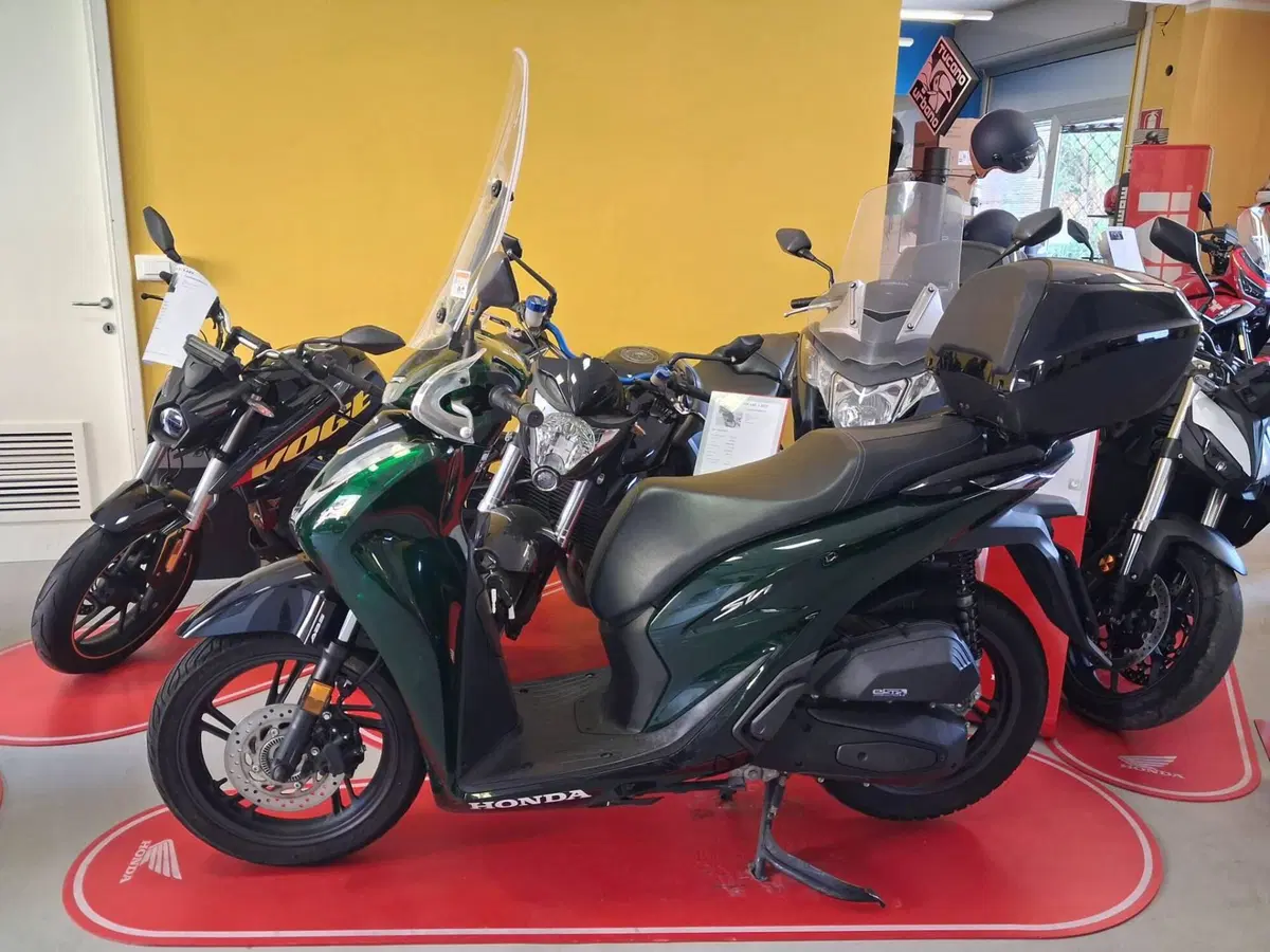 Honda SH 125i Vetro (2024 - 25) (2)